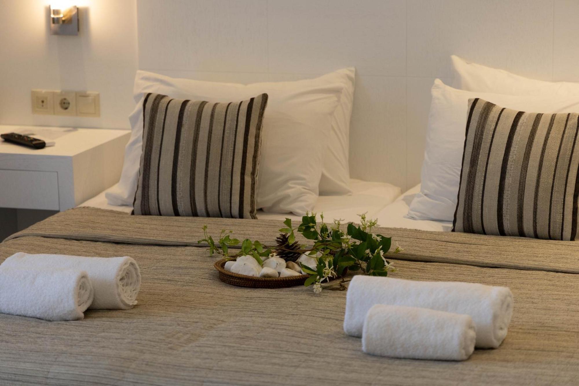 Eva Mare Hotel & Suites - Adults Only Agia Pelagia  Exterior foto